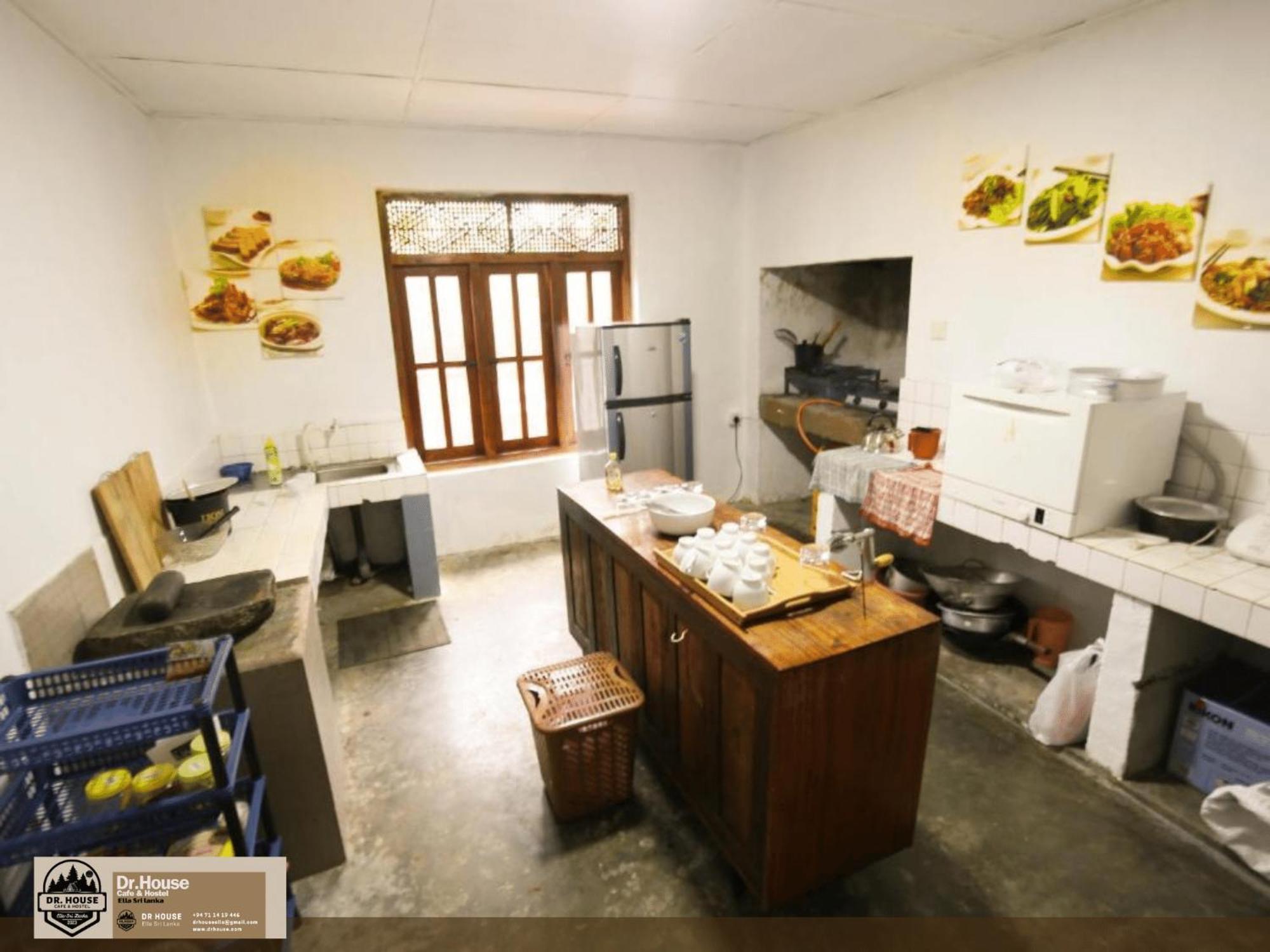 Dr House Ella - Hostel & Cafe Buitenkant foto